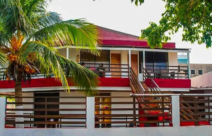Topper House