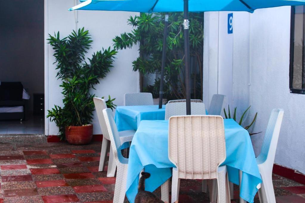 Topper House Apartahotel