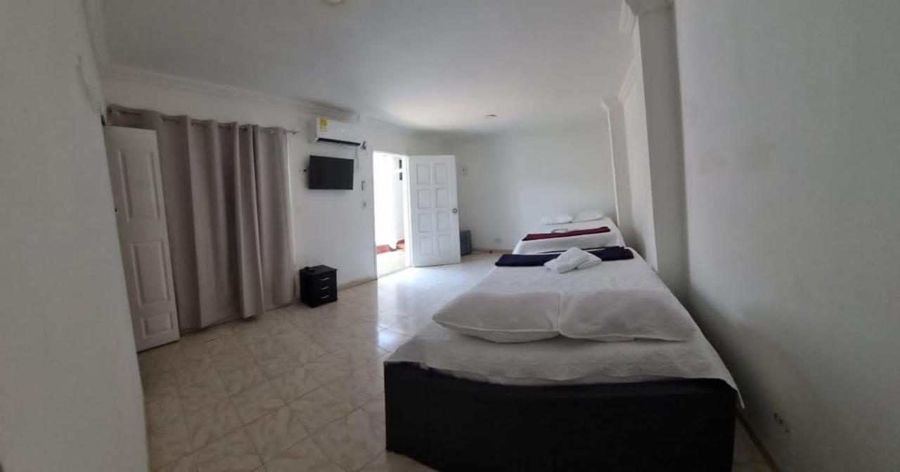 Topper House Aparthotel
